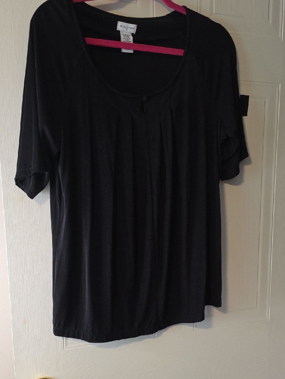 Jaclyn Smith Black Scoop Neck Pleat Short Sleeve Top